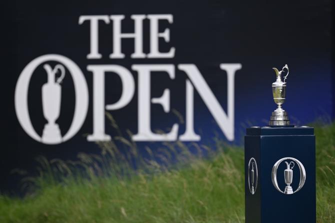 Roaring start for Rory McIlroy
