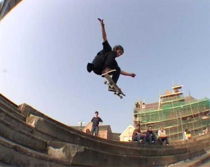 Council told to apologise to skaters