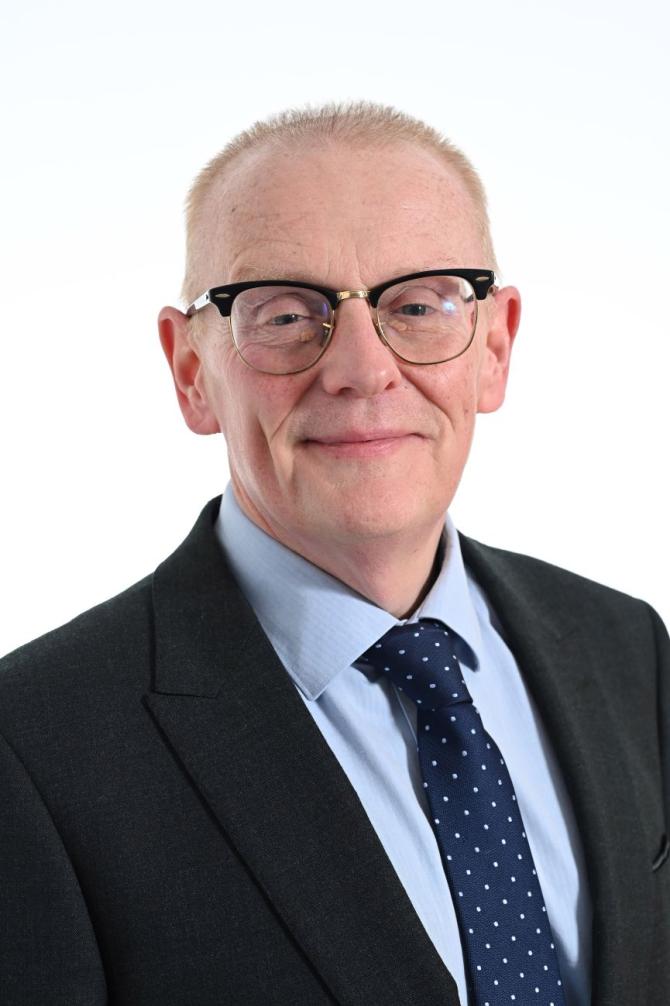 Tributes to  ‘friend and gentleman’ who led council economic development