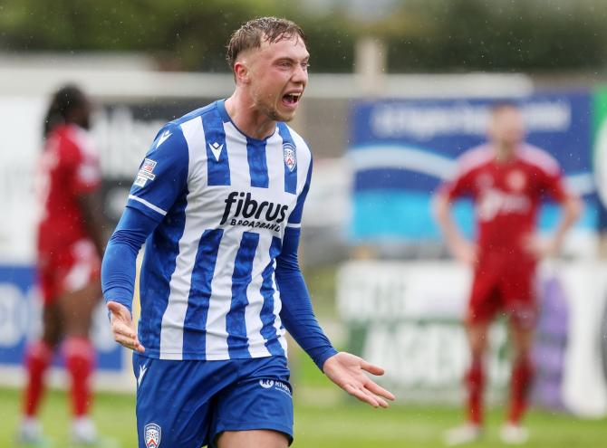 Champions in town in front of sell-out Showgrounds