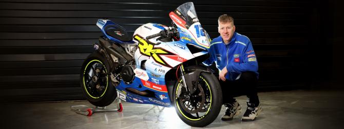 Ian Hutchinson to make his Ducati debut in Supersport